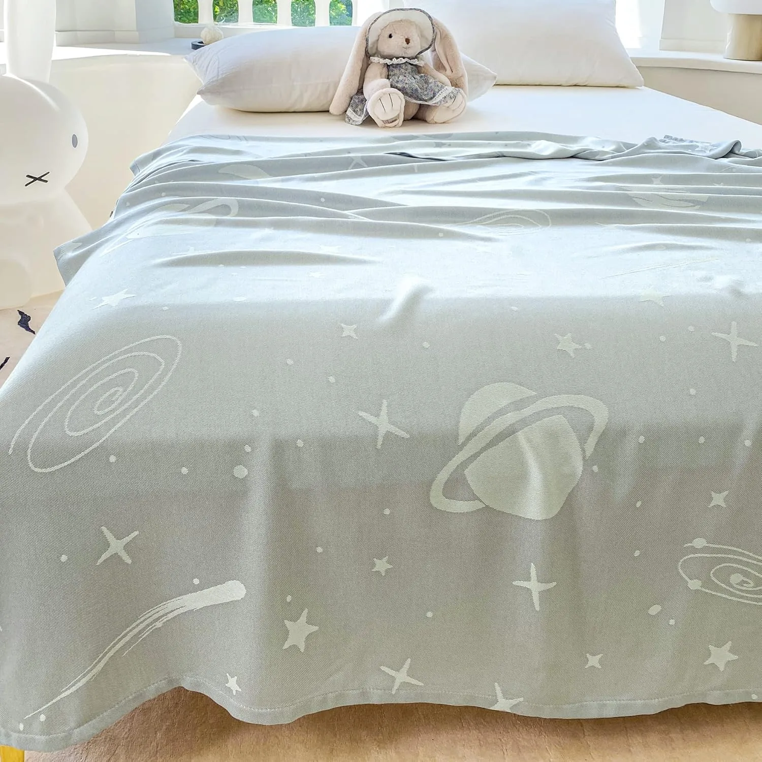 AmyHomie Cooling Blanket for Kids, Soft Comfy Summer Throw for Hot Sleepers, Kids Blanket for Boys & Girls (50x60in, Grey Space)