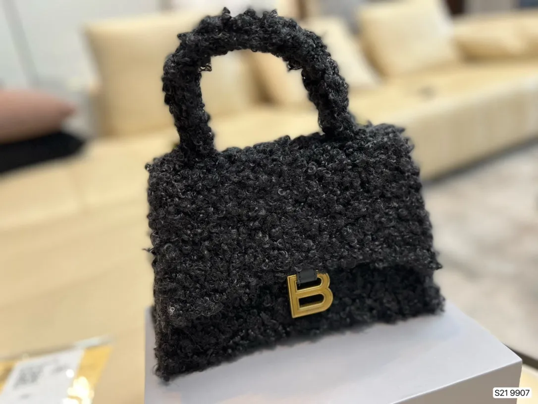 Fluffy Balency Bag