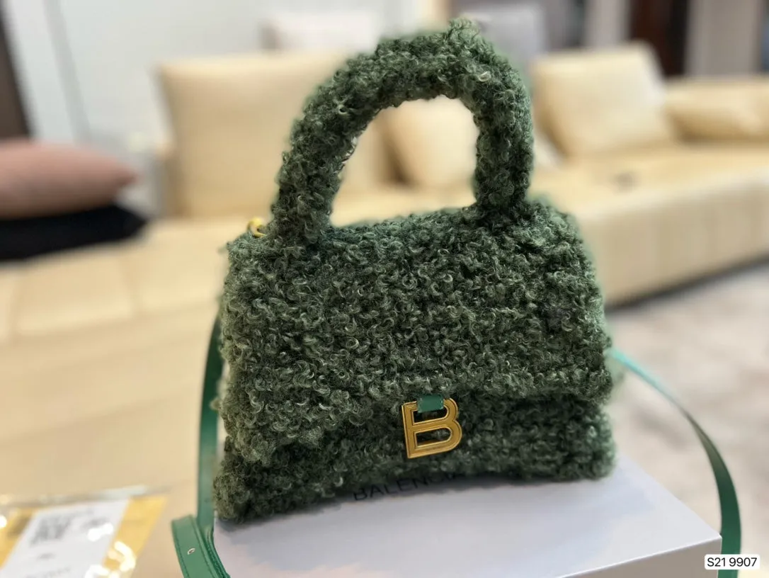 Fluffy Balency Bag