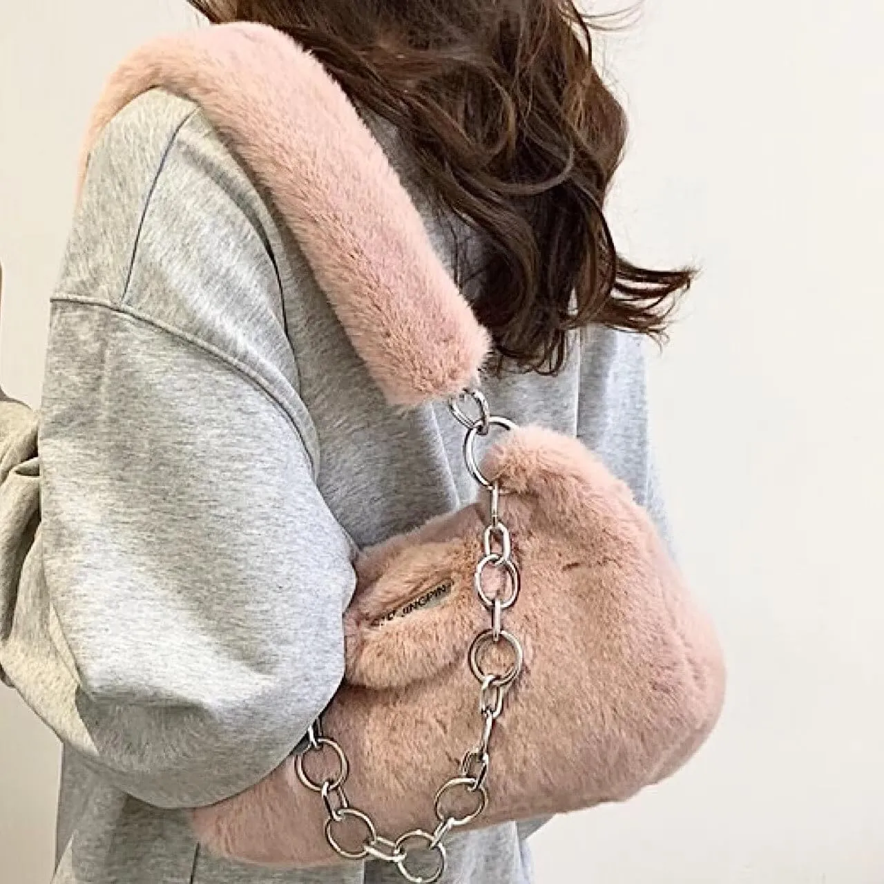 Fluffy Underarm Bag Soft Cloud Bag Cute Furry Purse Handbags with Chain Fluffy Fuzzy Shoulder Bag for Women Girls