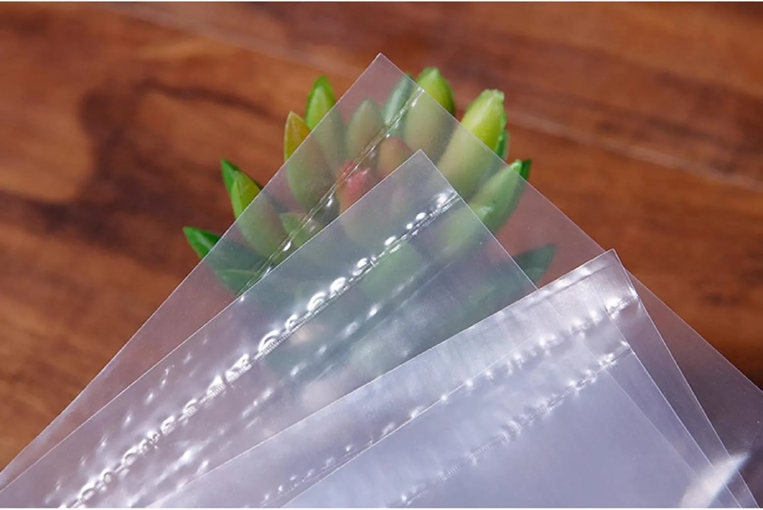 Geoyee 200ct 7x10 Inches Flat Open End Clear Plastic Poly Bags 1.6 Mil, Clear Plastic Poly Bags for Cloth, Notebooks, Pens, Markers, Small Business(7x10-200pcs)