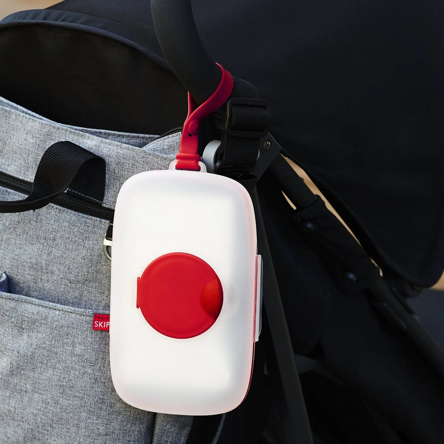 Grab & Go Snug Seal Wipes Case