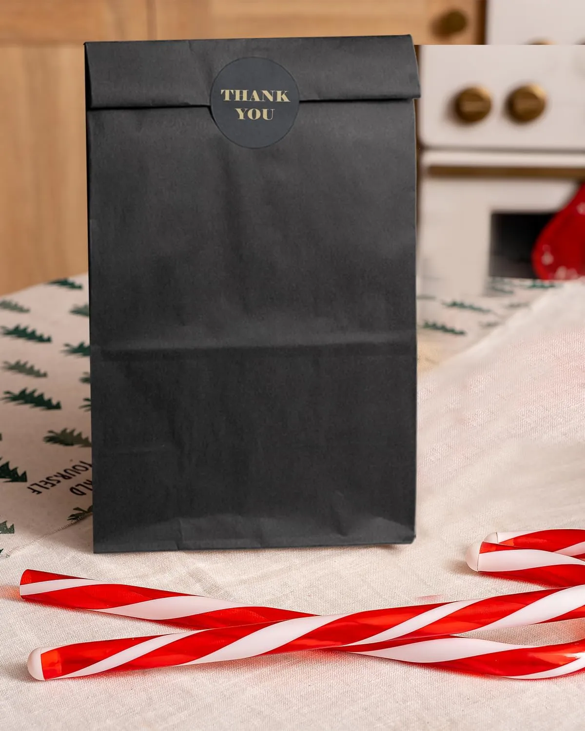qiqee 100Pcs Treat Paper Bags 5.1x3.1x9.4 Inches Black Small Party Gift Bag Mini Snack Bag without Handle