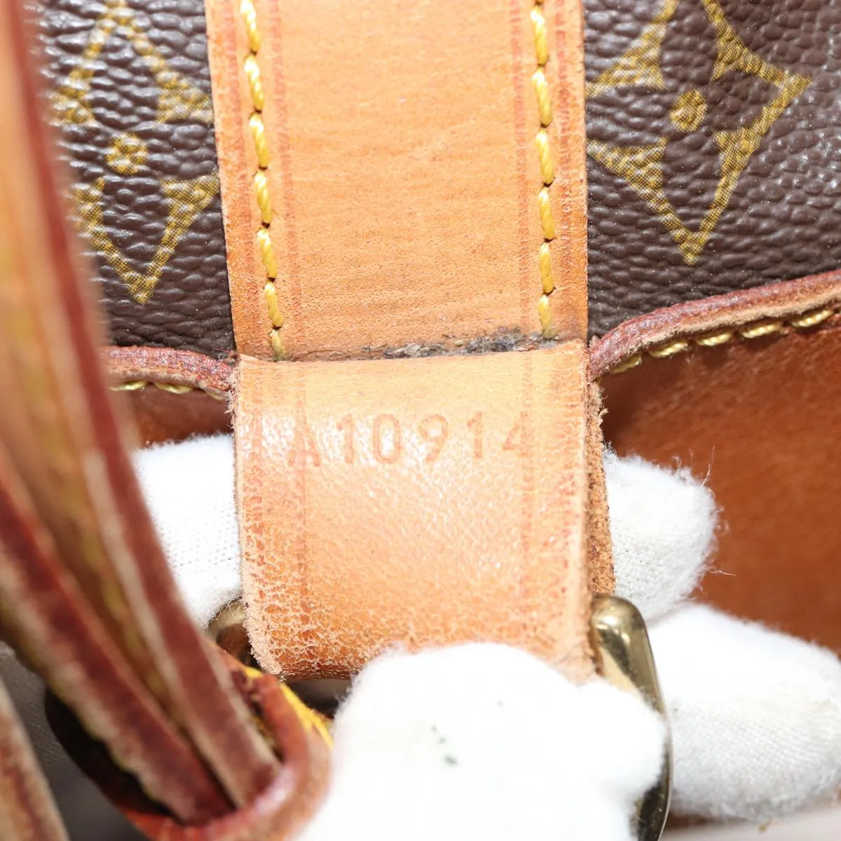 Randonnee Shoulder LOUIS VUITTON Vibrant Bag Vibrant