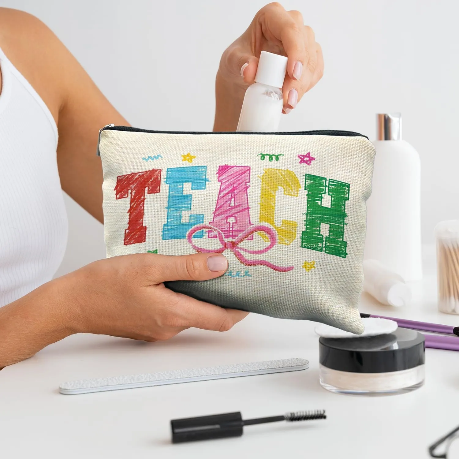 Teacher Makeup Bag, Teacher Appreciation Gifts Cosmetic Bags for Women, End of Year Teachers Gifts, Coquette Bow Teach Zipper Makeup Pouch for Teachers
