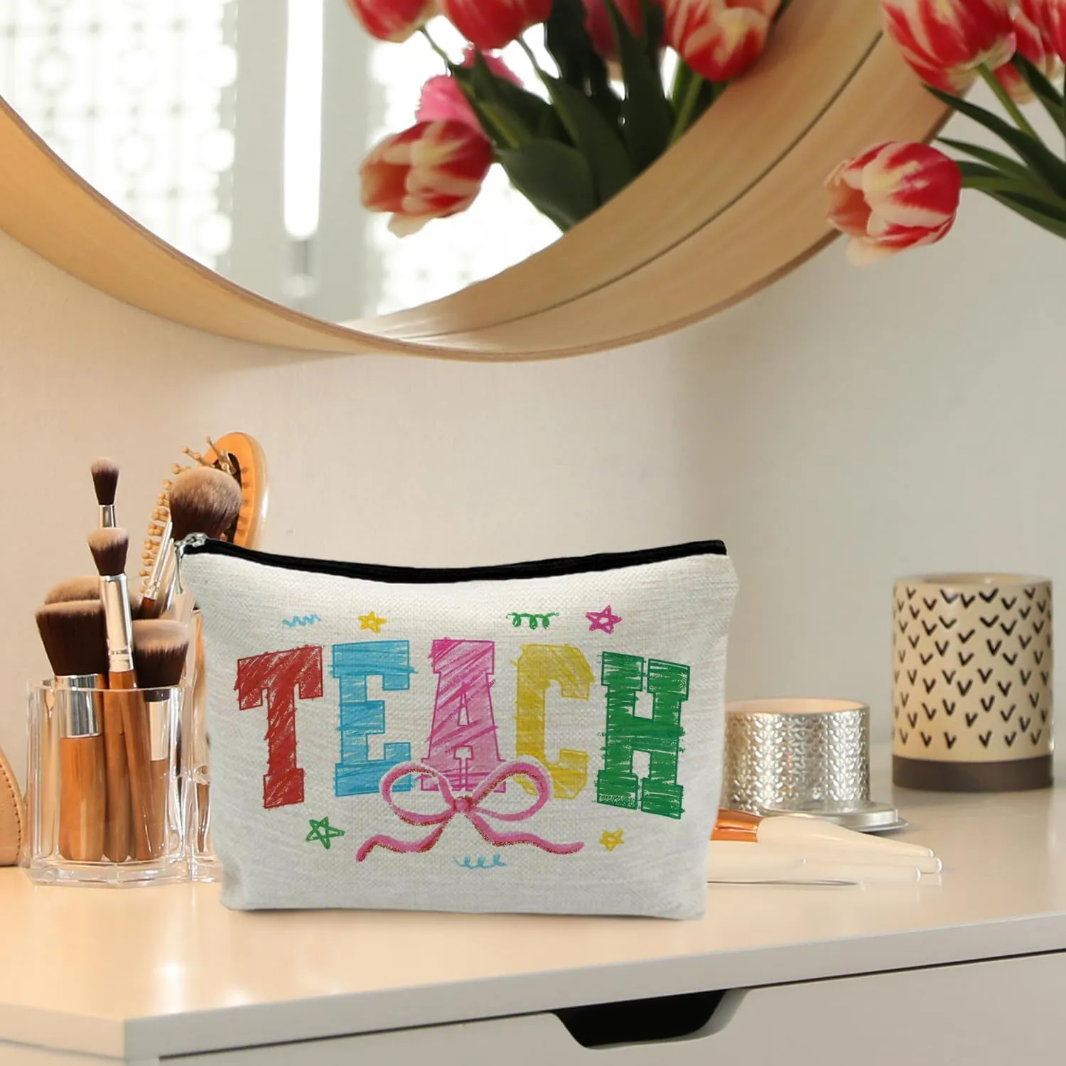 Teacher Makeup Bag, Teacher Appreciation Gifts Cosmetic Bags for Women, End of Year Teachers Gifts, Coquette Bow Teach Zipper Makeup Pouch for Teachers