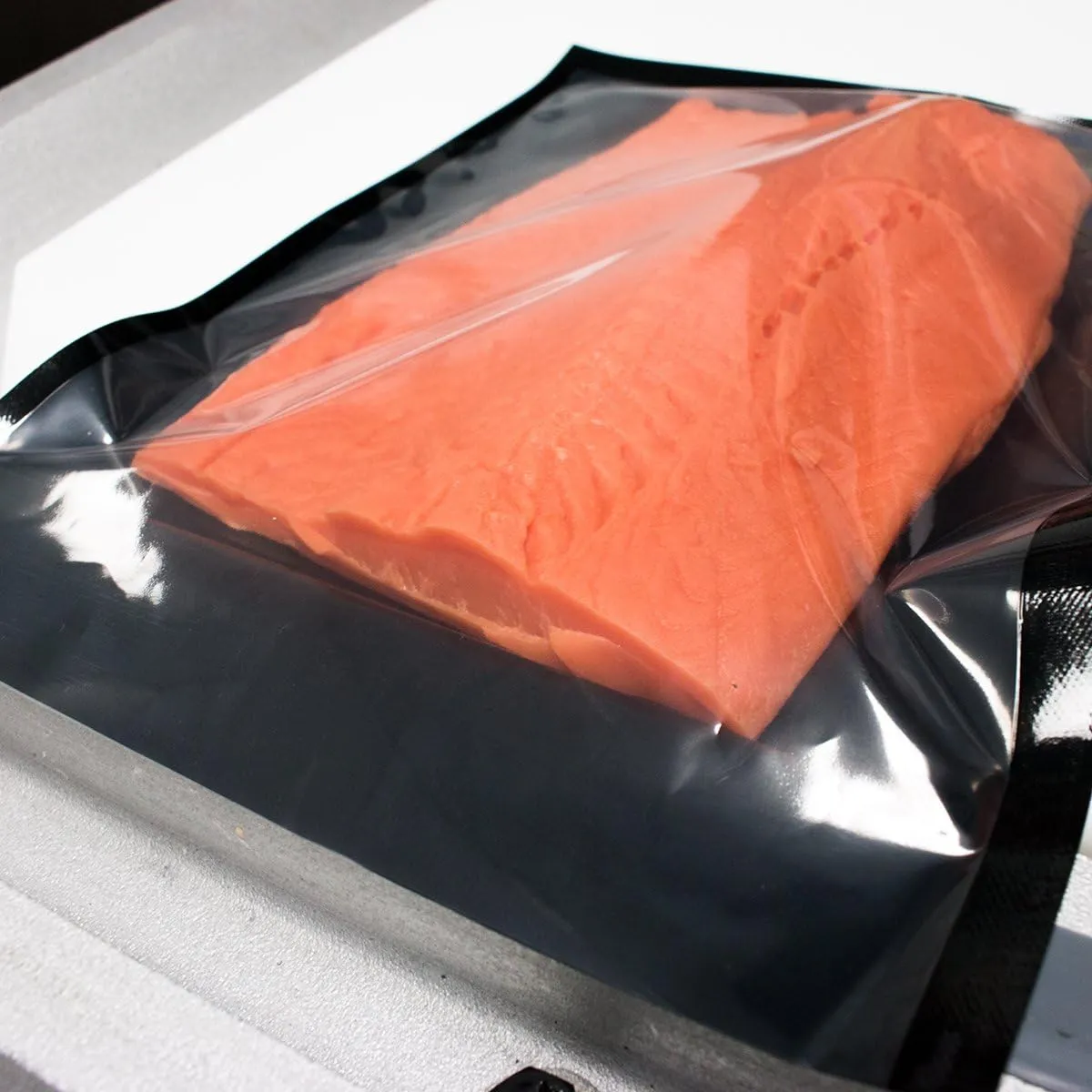 UltraSource - Vacuum Chamber Pouches, Durable 4-Mil Thickness, Improved Puncture Resistance, Pre-Cut Bags with Notch, Clear and Metalized Film (8" x 10" (Pack of 1000), Black/Clear)