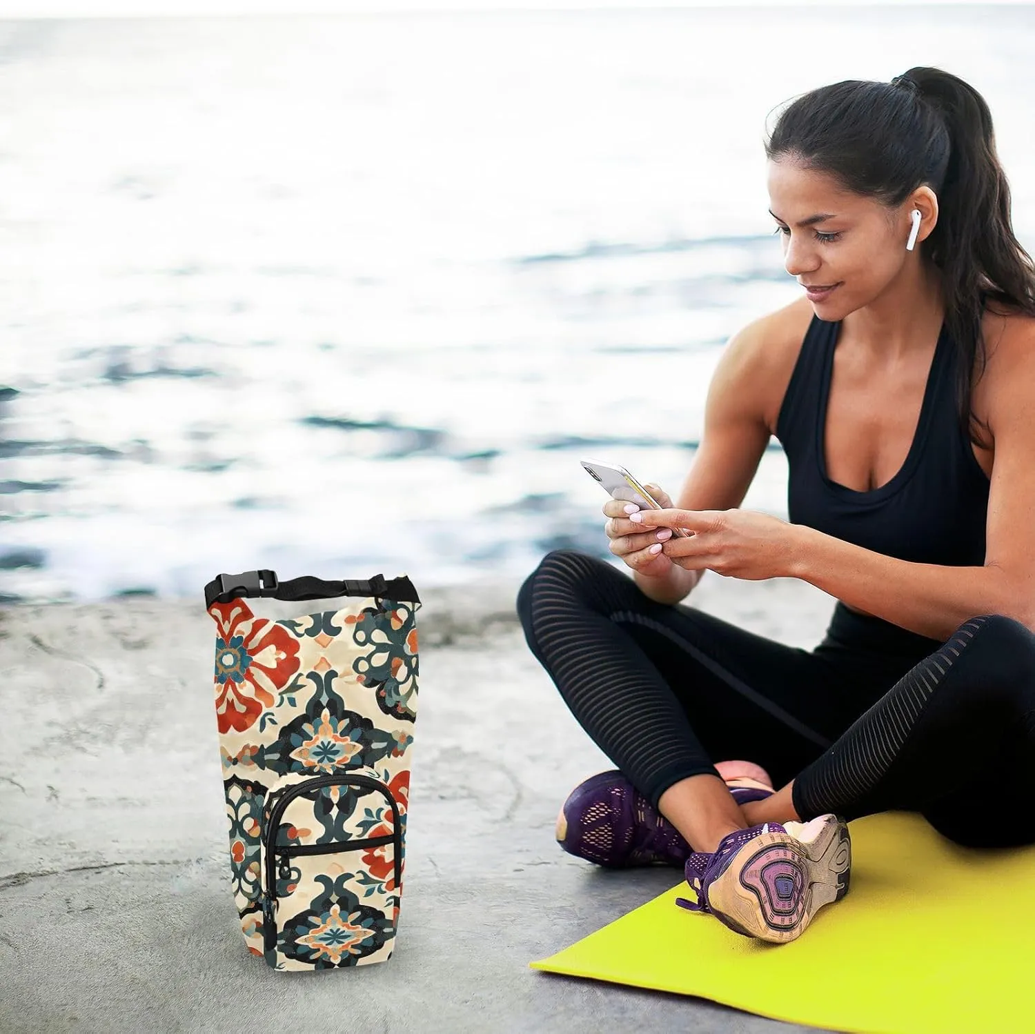 Versatile Insulated Water Bottle Bag, Fits 20oz-40oz Bottles, Lightweight & Adjustable for Commuting, Travel, Hiking & Outdoor Adventures, Ethnic Motif (2)