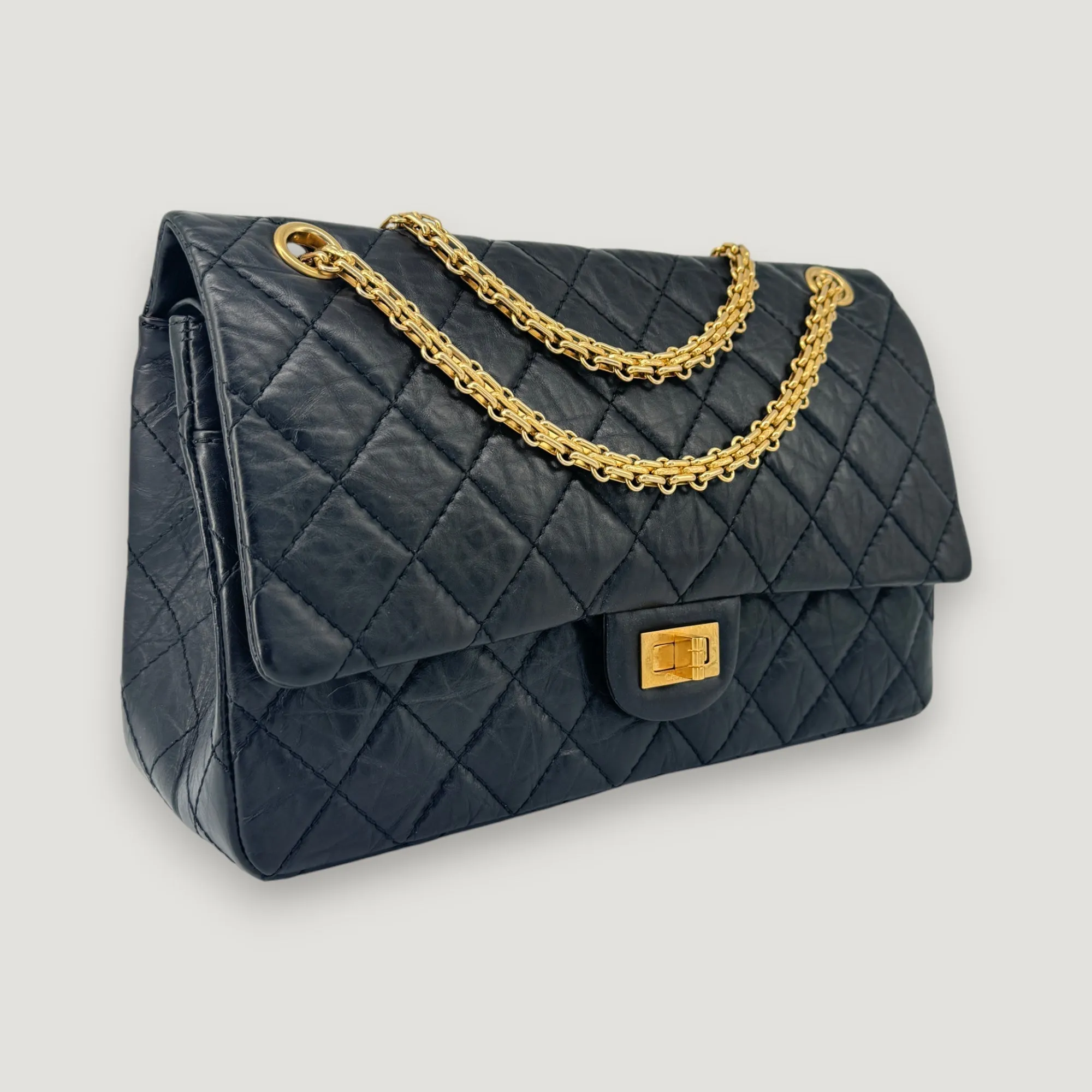 Waterproof REISSUE Contemporary 2.55 CHANEL
