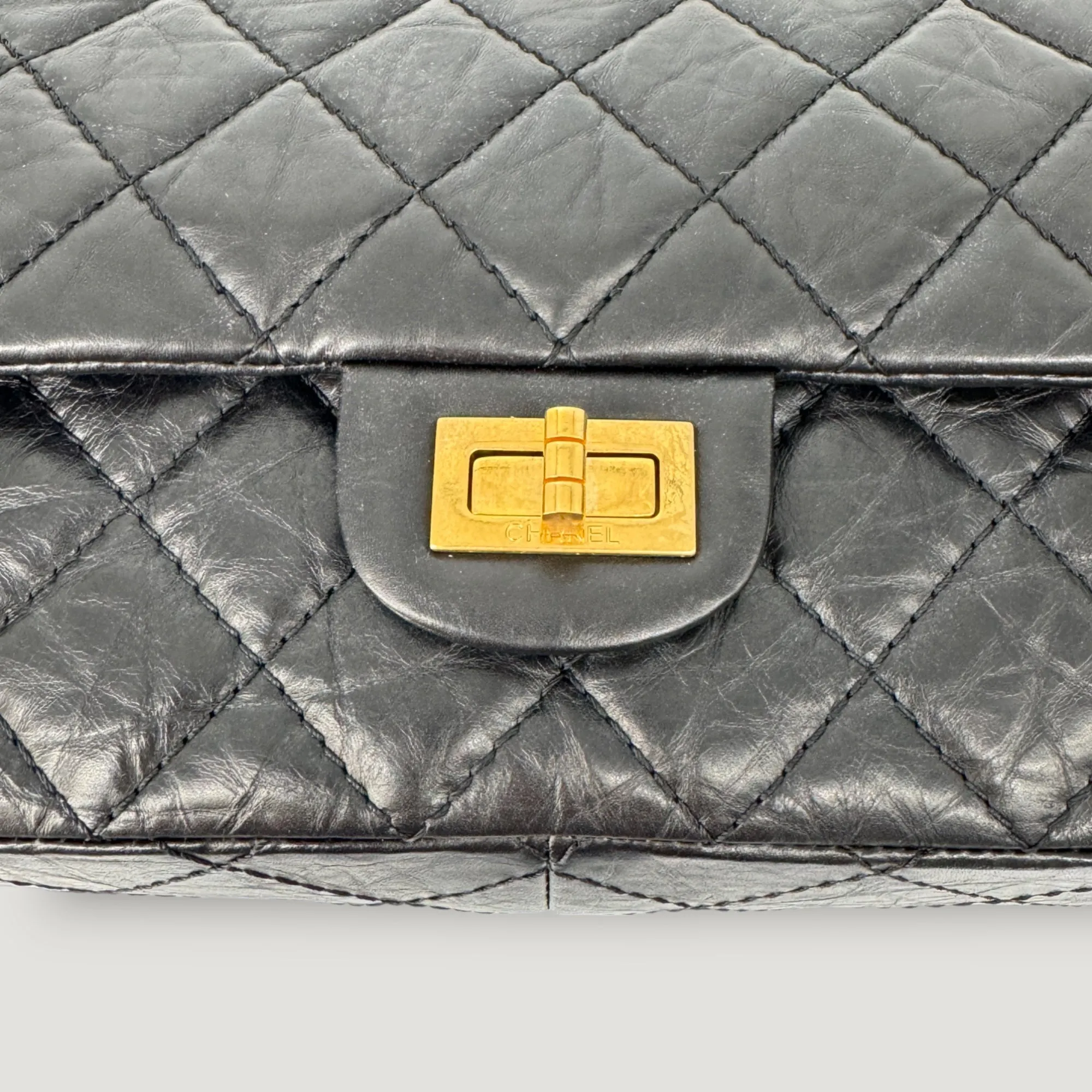 Waterproof REISSUE Contemporary 2.55 CHANEL