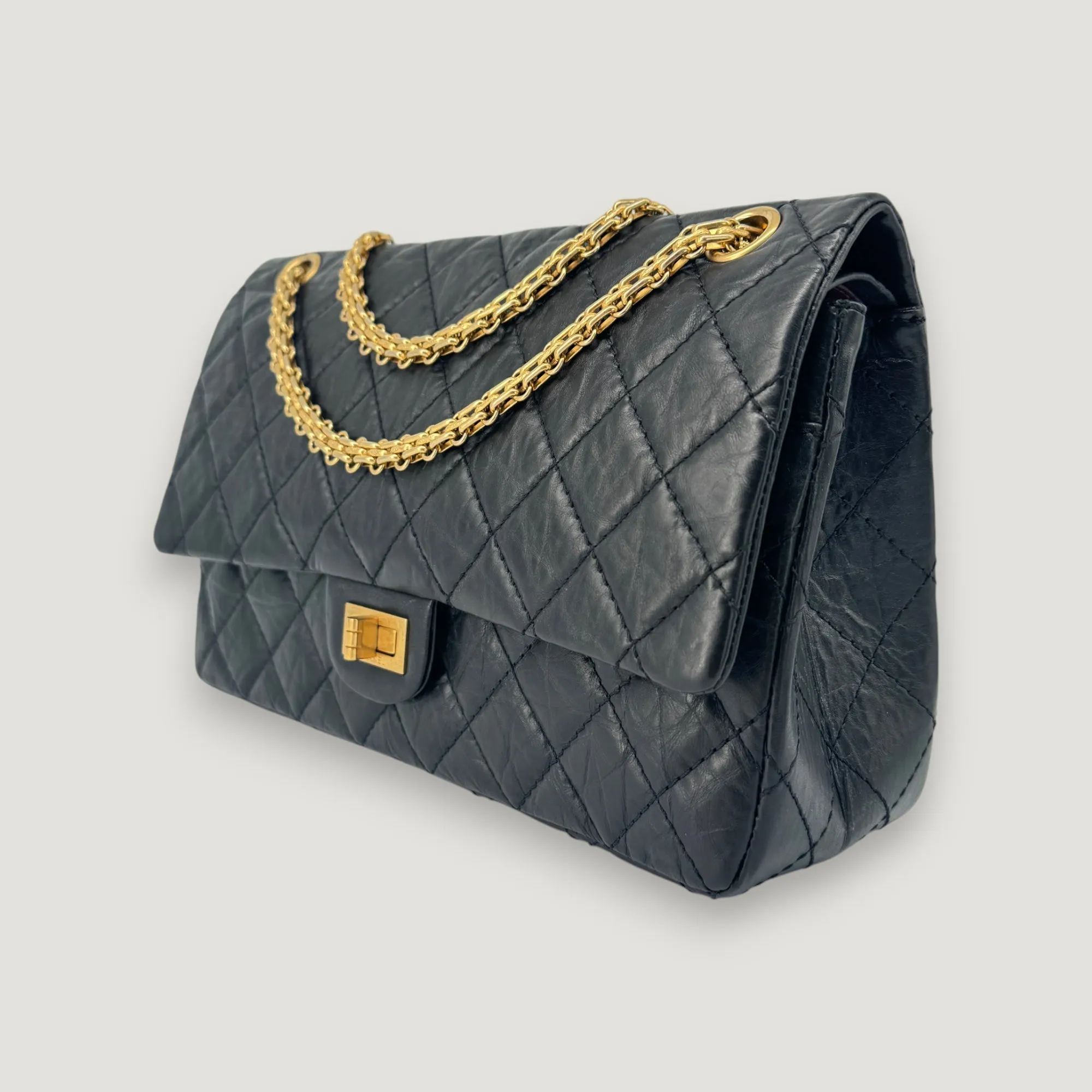 Waterproof REISSUE Contemporary 2.55 CHANEL