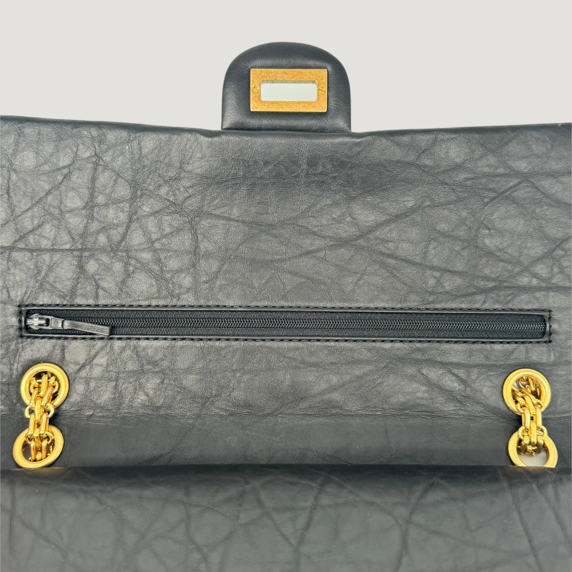 Waterproof REISSUE Contemporary 2.55 CHANEL